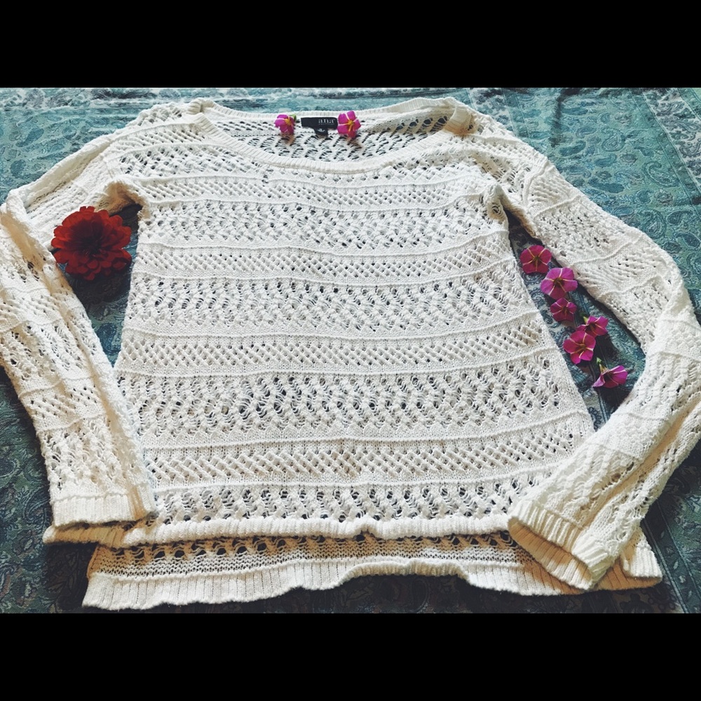 a.n.a white med sweater - perfect for fall!